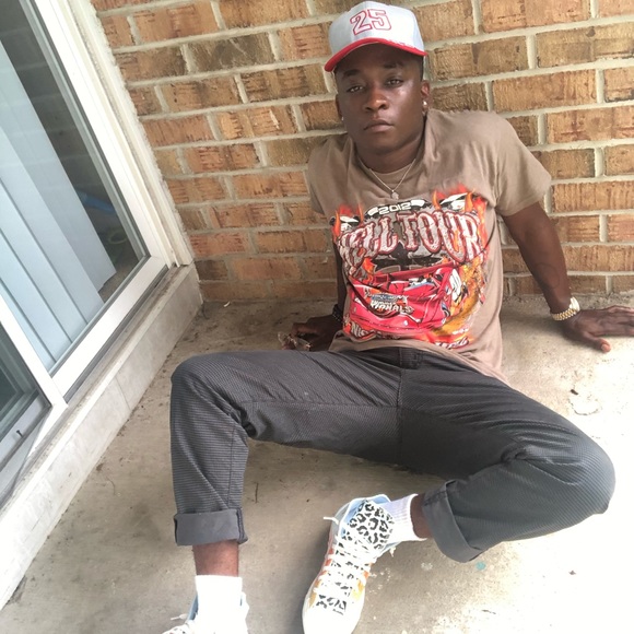 Meet your Posher, Justin - Picture 2 of 3